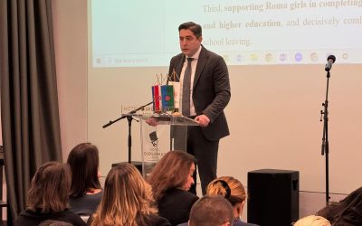 Prva Konferencija Romkinja: Vešligaj pozvao na provedbu zaključaka i borbu protiv dvostruke diskriminacije