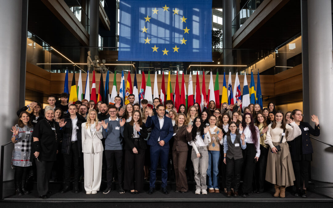 VIDEO: Mladi iz Međimurja, Opatije, Varaždina,i Vinkovaca u posjetu Europskom parlamentu kod zastupnika Vešligaja